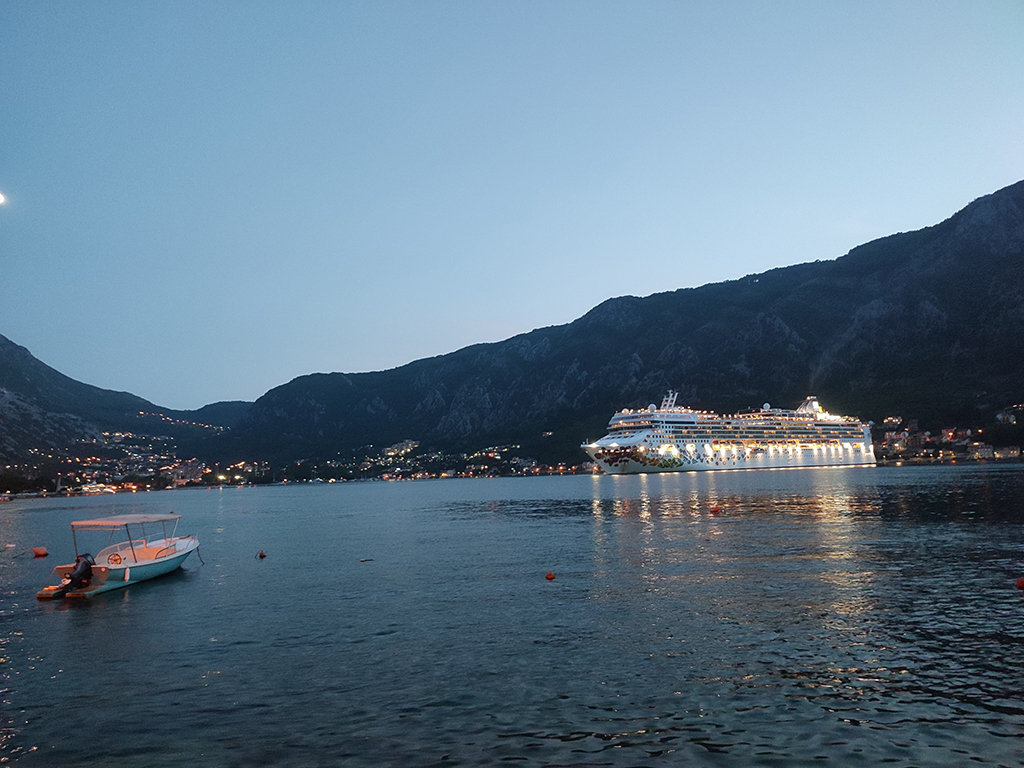 kotor kruzer nocu