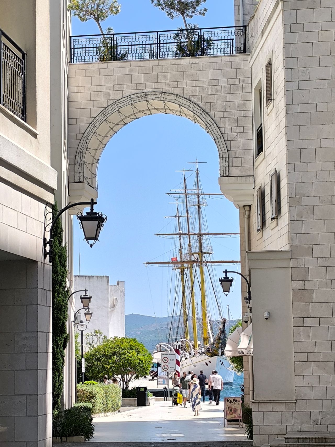 tivat porto mne